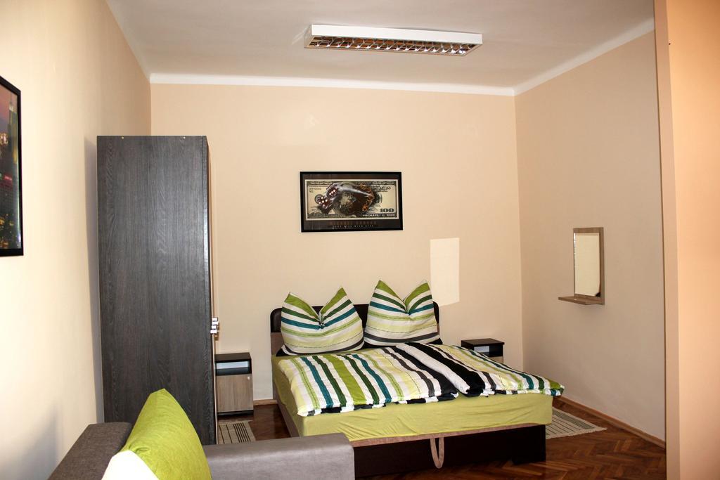 Veva Apartman - Eger Maganszallashely Exterior foto